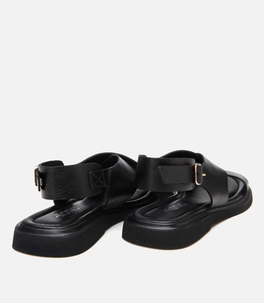  Kadın Deri Siyah Kemerli Düz Sandalet