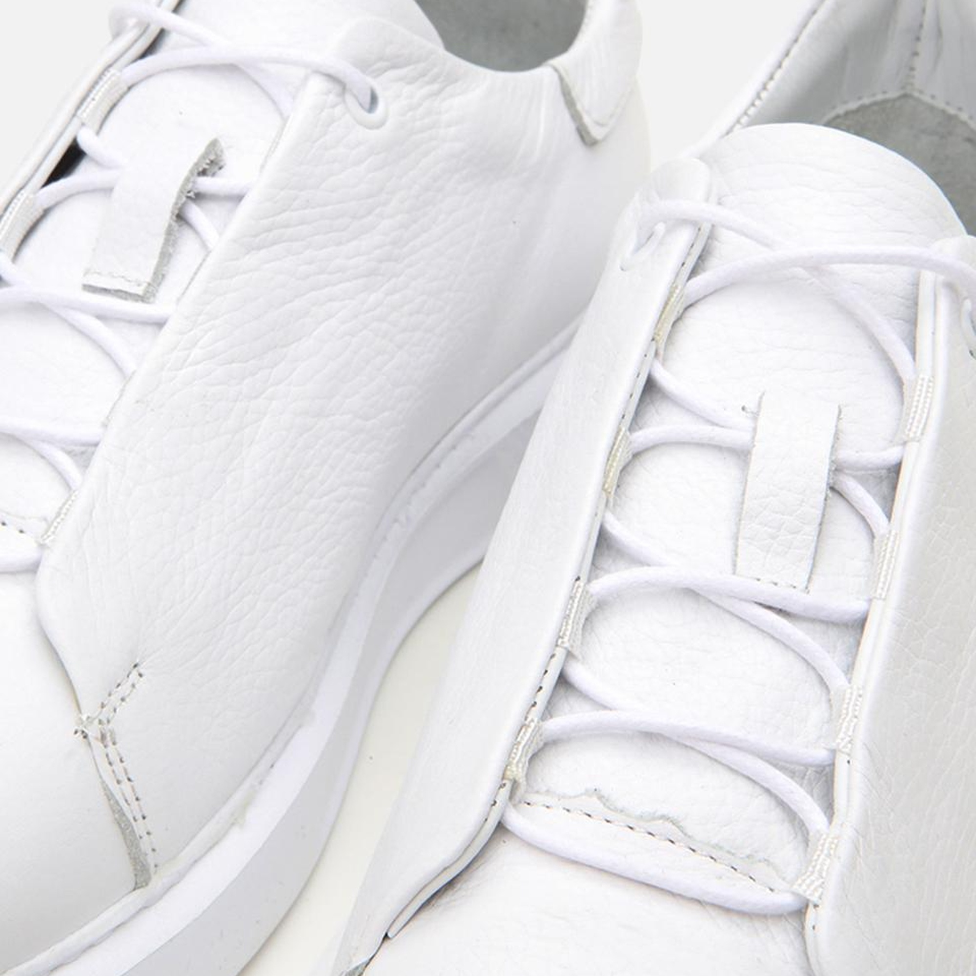 Erkek Deri Beyaz Ultra Hafif Tabanlı Spor Ayakkabı