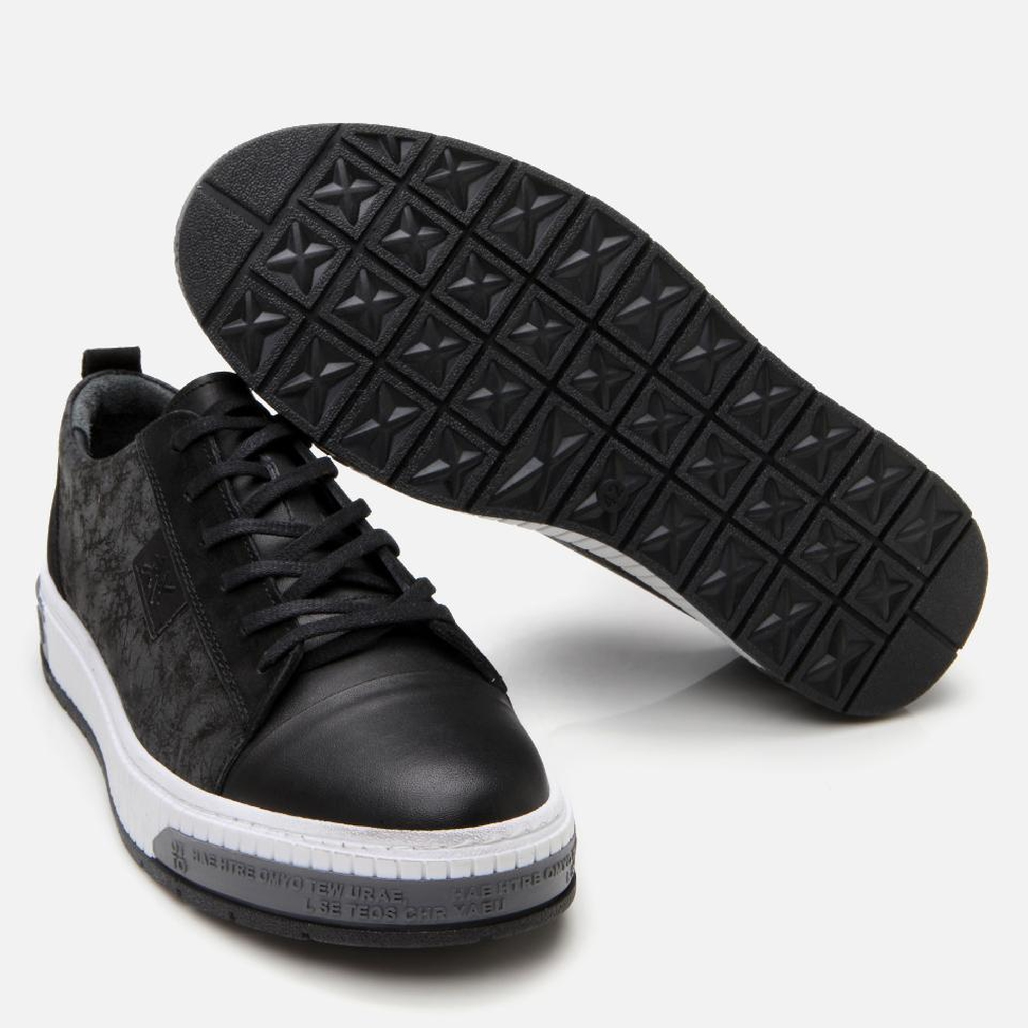 Erkek Deri Siyah Baskılı Spor Ayakkabı