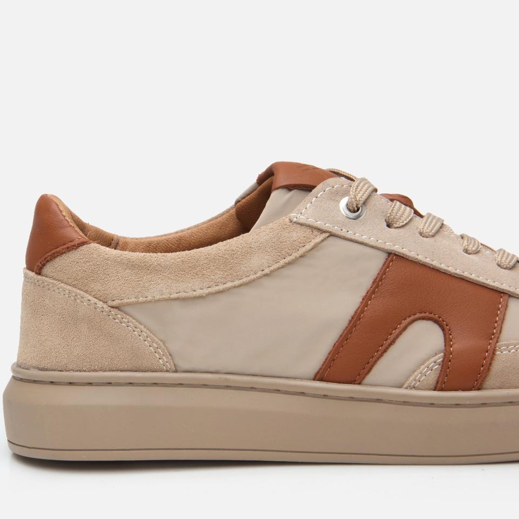 Erkek Deri Bej Ultra Hafif Tabanlı Spor Ayakkabı