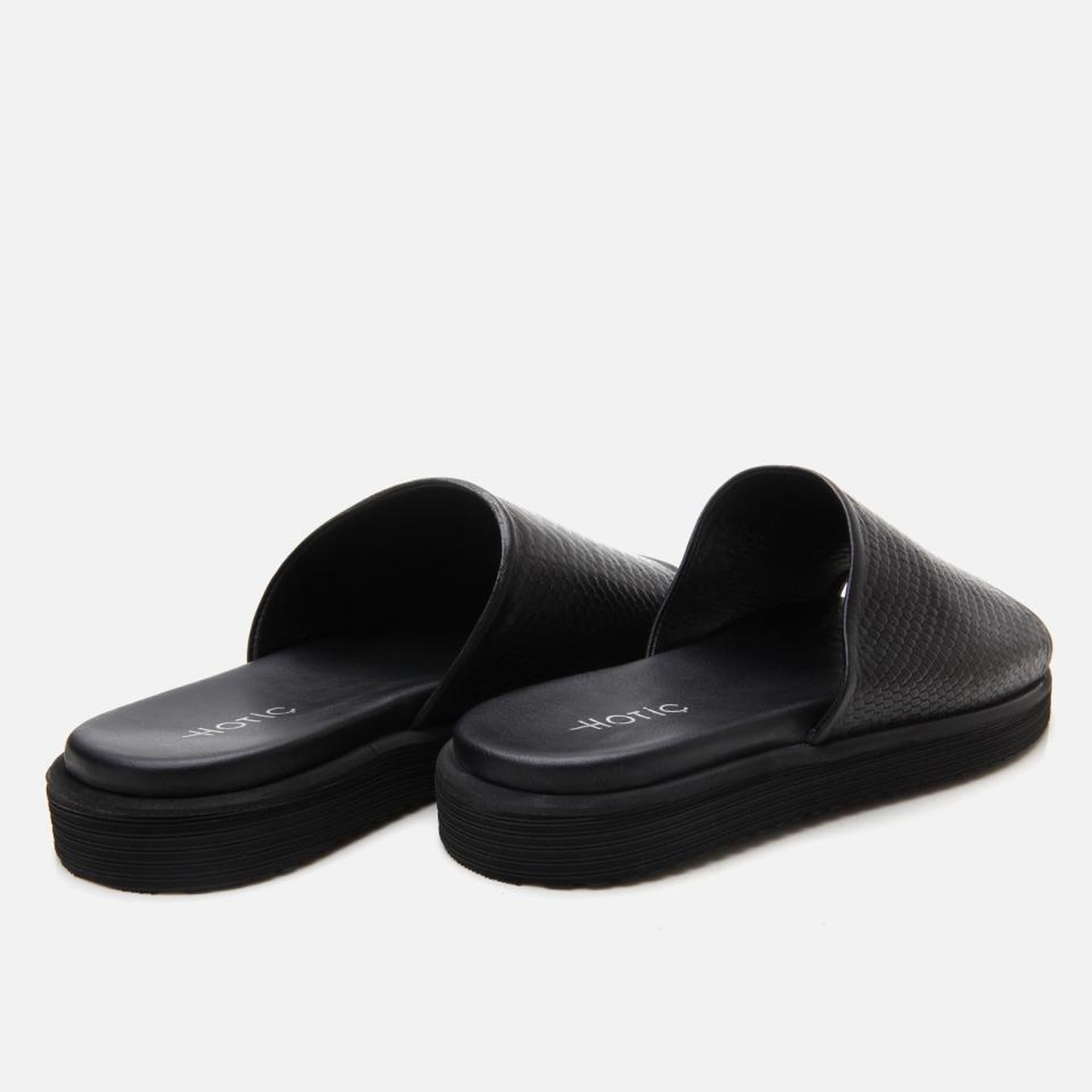 Erkek Deri Siyah Dokulu Ultra Hafif Tabanlı Terlik