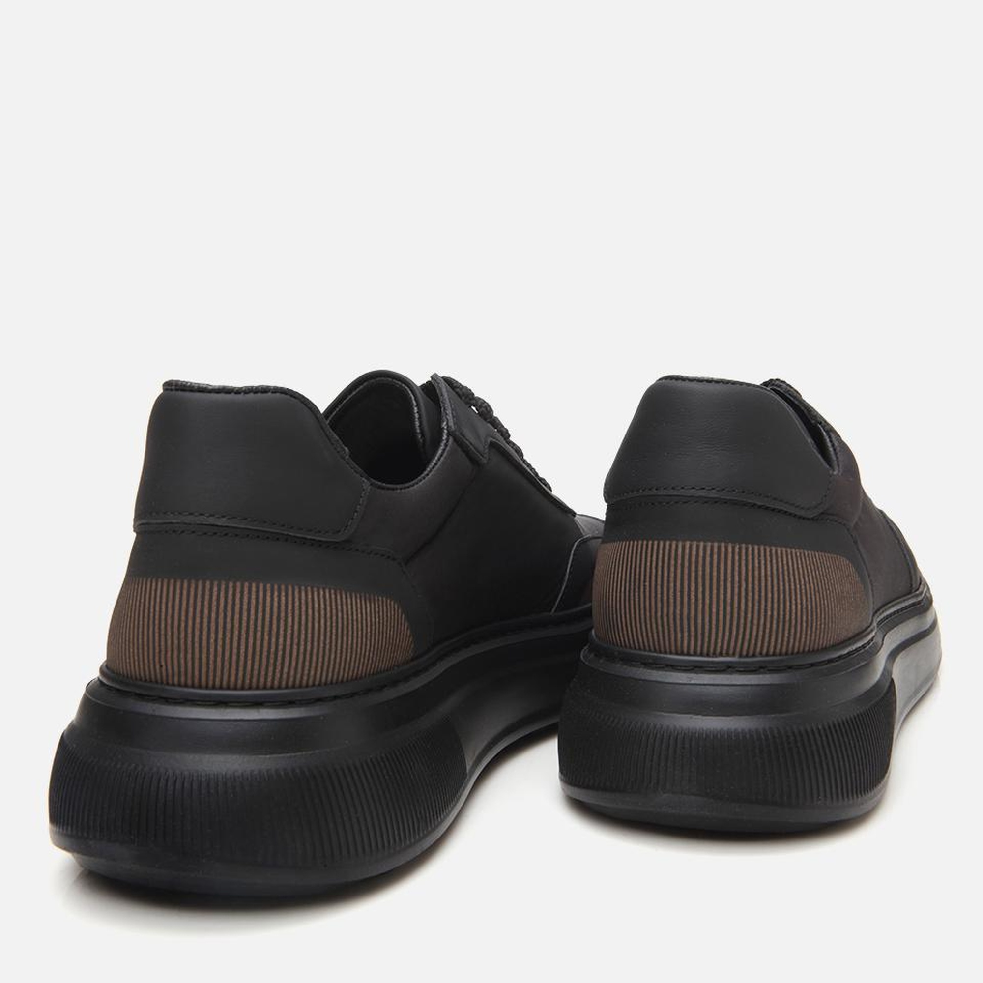 Erkek Deri Siyah Ultra Hafif Tabanlı Spor Ayakkabı