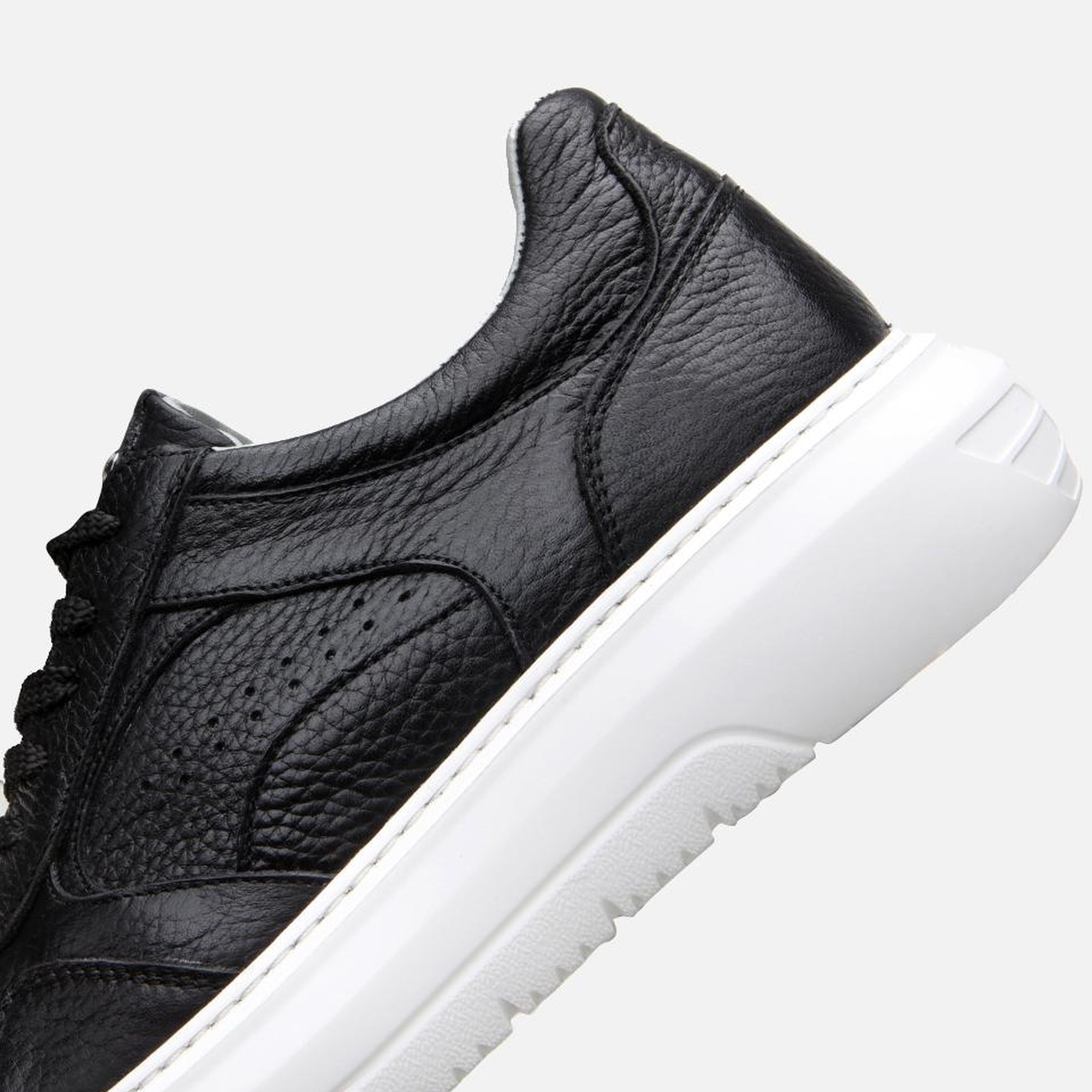 Erkek Deri Siyah Yüksek Tabanlı Spor Ayakkabı