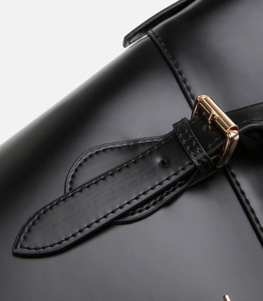  Kadın Siyah Omuz Çantası