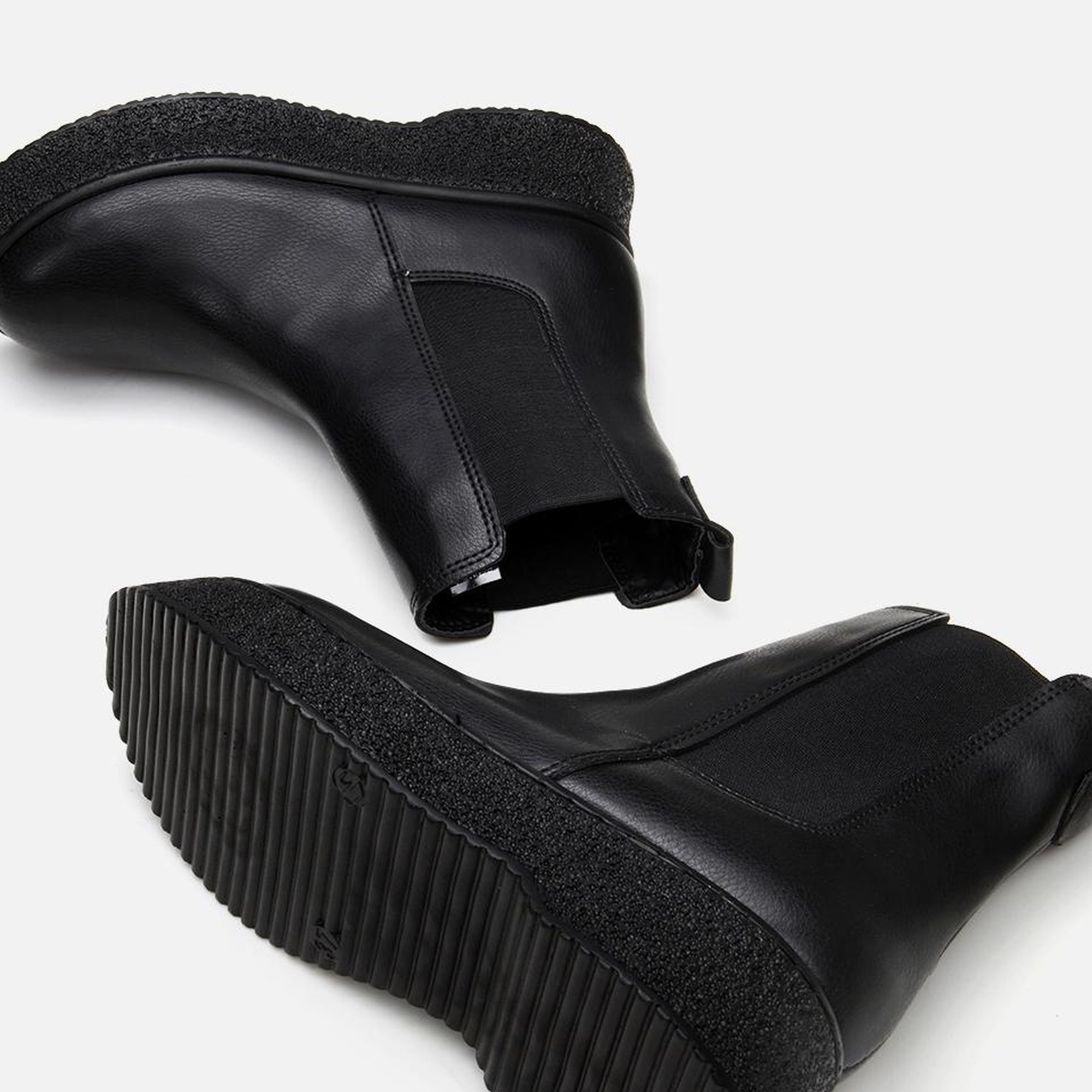 Kadın Siyah Kalın Tabanlı Düz Bot