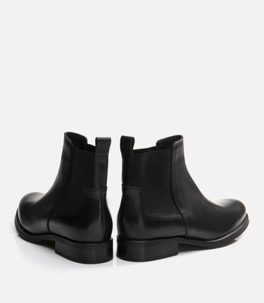  Kadın Deri Siyah Lastik Detaylı Düz Bot