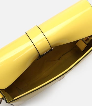  Kadın Sarı Kilit Detaylı Çapraz Askılı Çanta