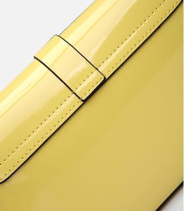  Kadın Sarı Kilit Detaylı Çapraz Askılı Çanta