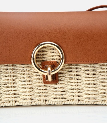  Kadın Hasır Bej Kilit Detaylı Çapraz Çanta