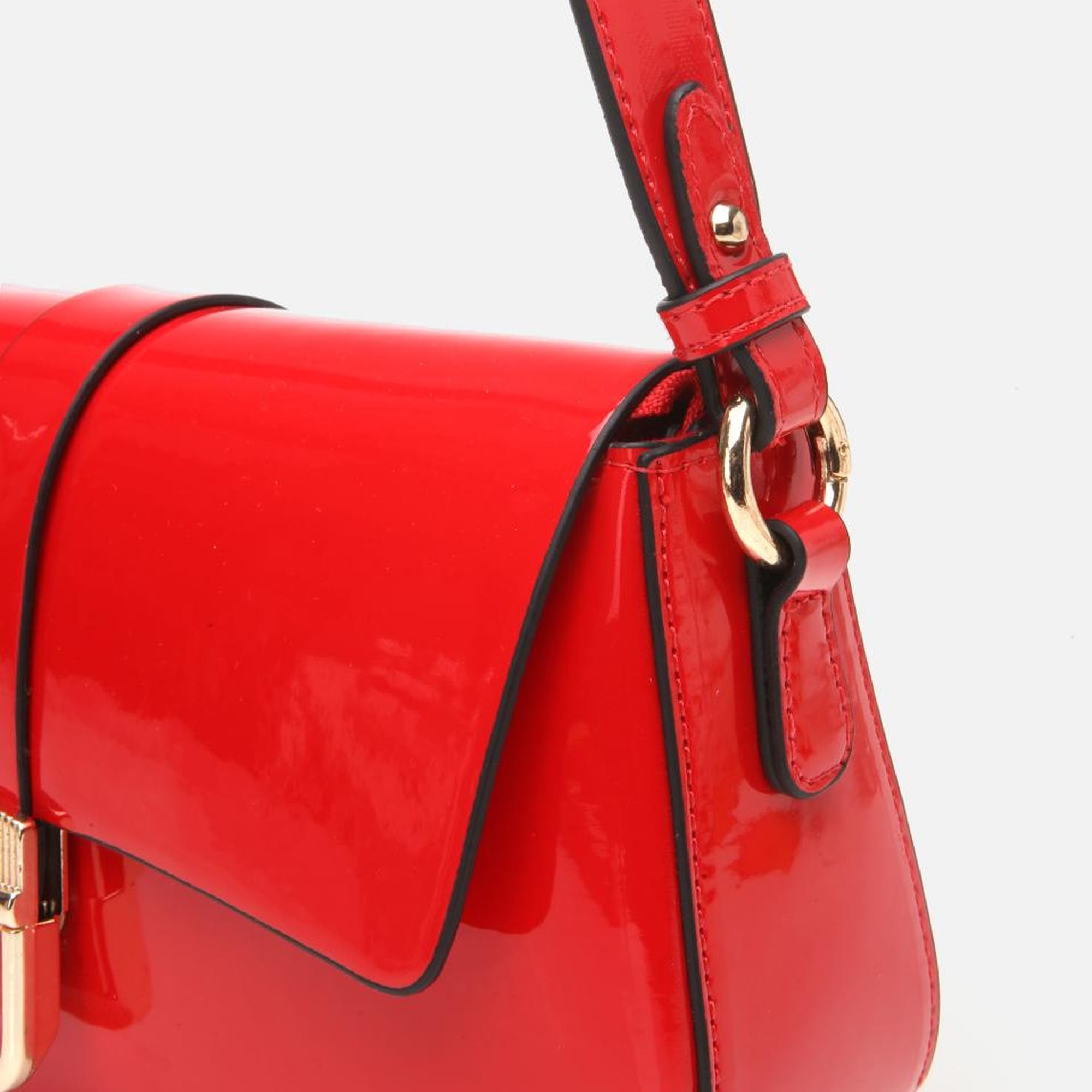 Kadın Kırmızı Kilit Detaylı Çapraz Askılı Çanta