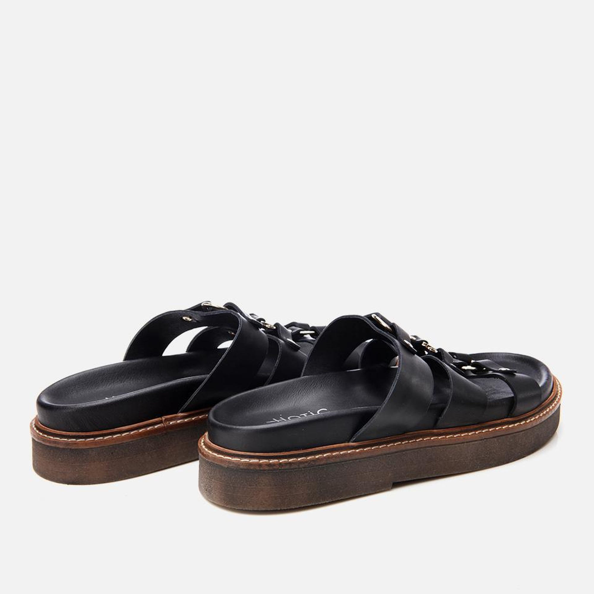 Kadın Deri Siyah Tokalı Düz Terlik