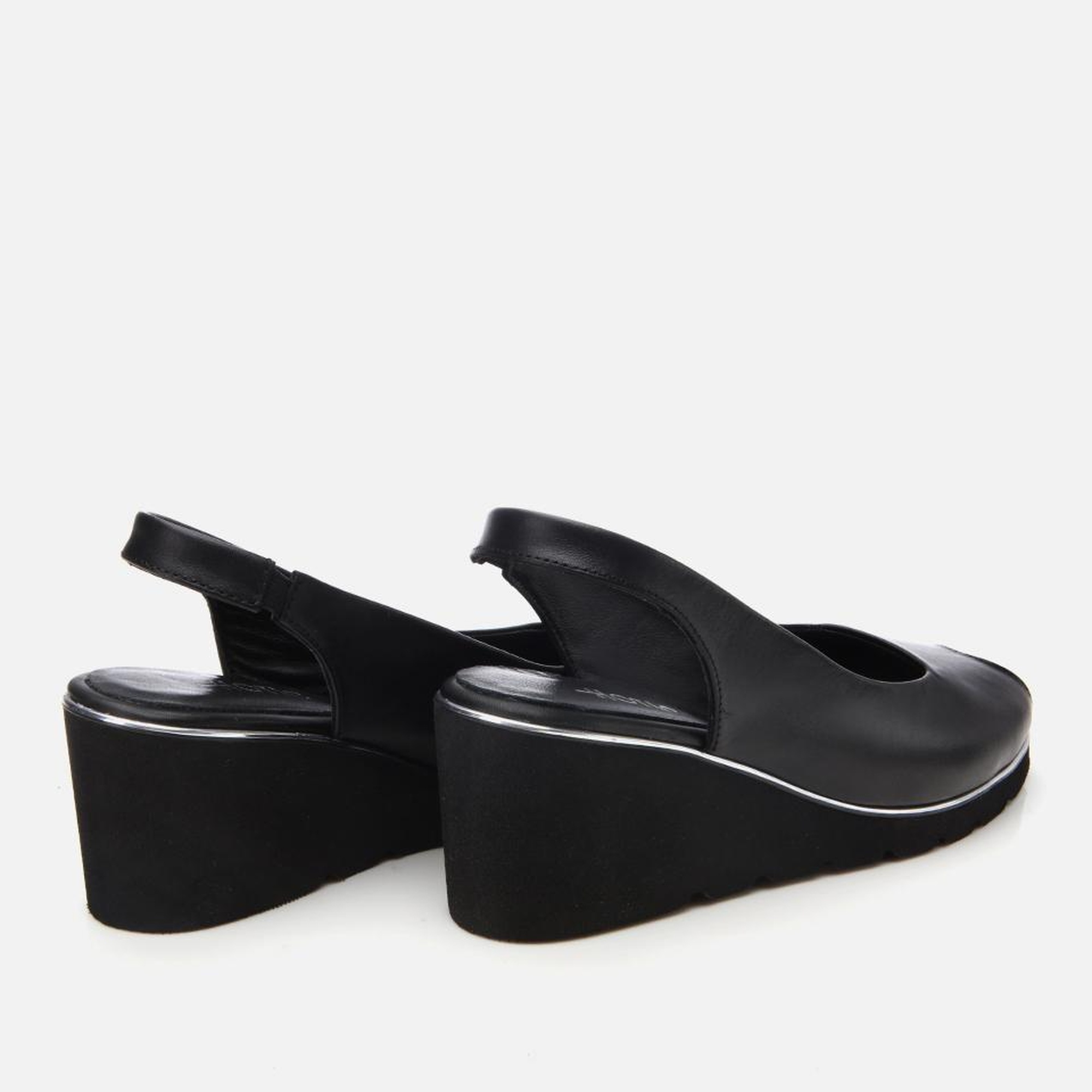 Kadın Deri Siyah Tokalı Dolgu Topuklu Sandalet