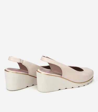  Kadın Deri Ekru Tokalı Dolgu Topuklu Sandalet