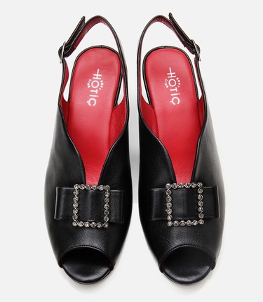  Kadın Deri Siyah Tokalı Esnek Dolgu Topuklu Sandalet