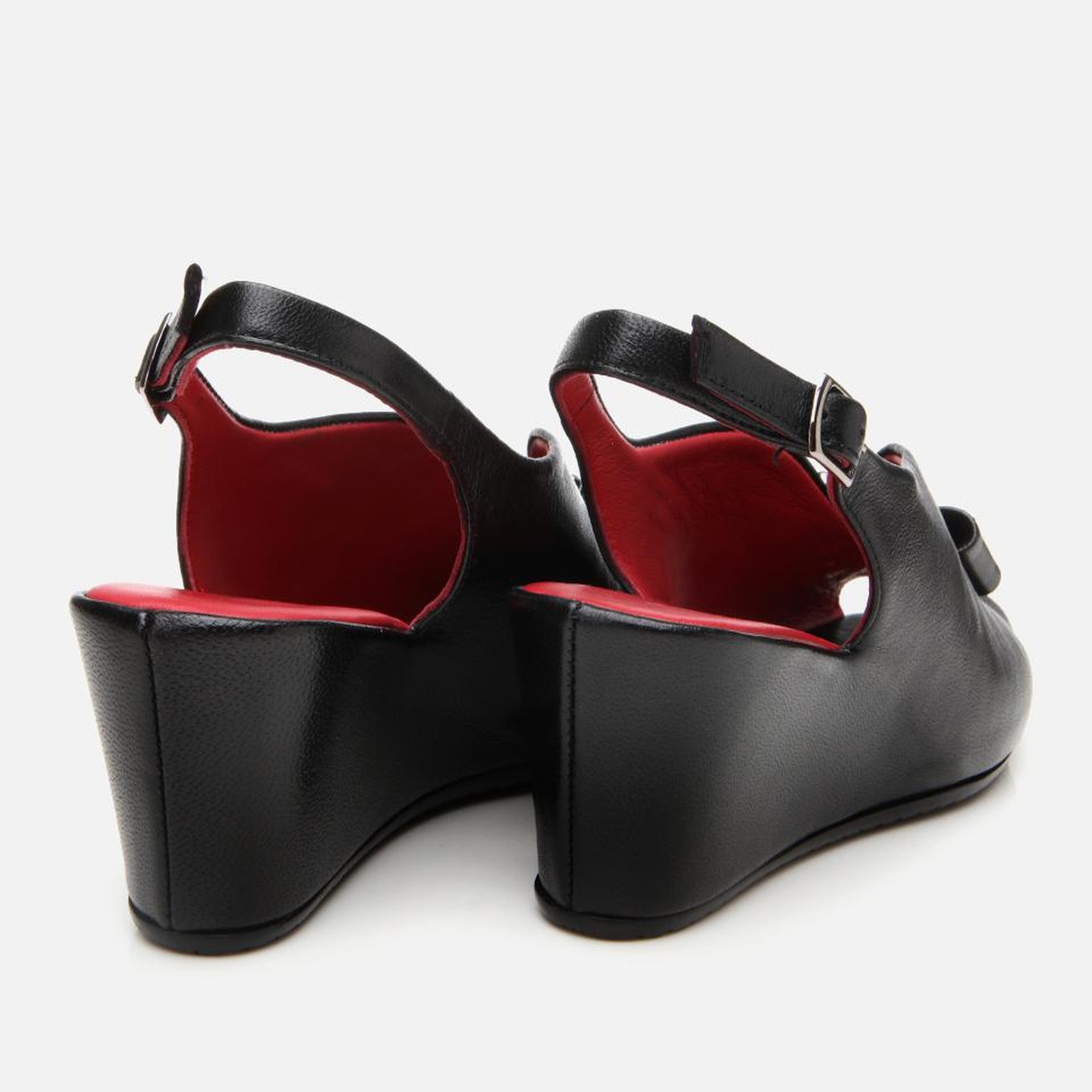 Kadın Deri Siyah Tokalı Esnek Dolgu Topuklu Sandalet