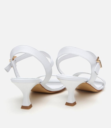  Kadın Deri Beyaz Kemerli Topuklu Sandalet