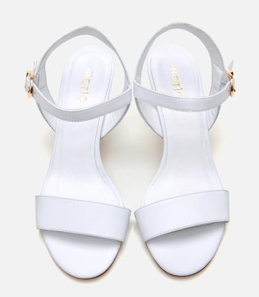  Kadın Deri Beyaz Kemerli Topuklu Sandalet