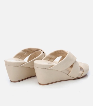  Kadın Deri Ekru Dolgu Topuklu Terlik