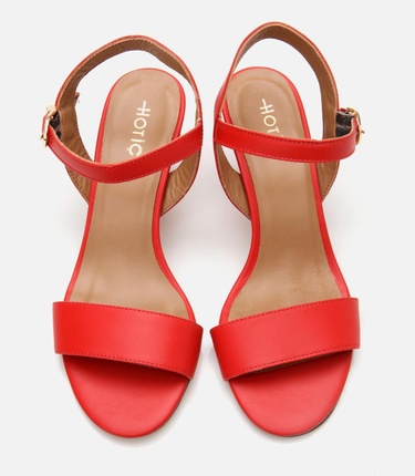  Kadın Deri Kırmızı Kemerli Topuklu Sandalet