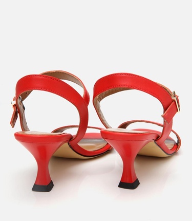  Kadın Deri Kırmızı Kemerli Topuklu Sandalet