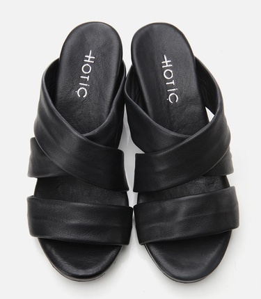  Kadın Deri Siyah Dolgu Topuklu Terlik