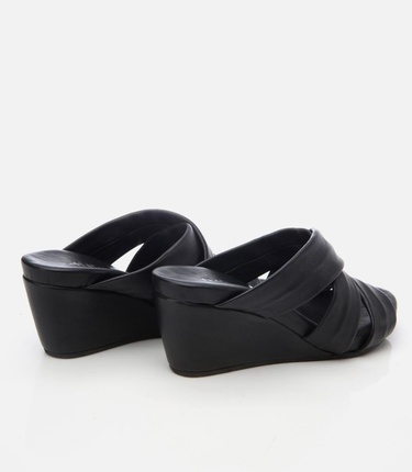  Kadın Deri Siyah Dolgu Topuklu Terlik