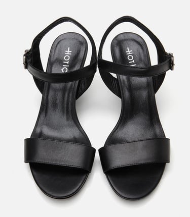  Kadın Deri Siyah Kemerli Topuklu Sandalet