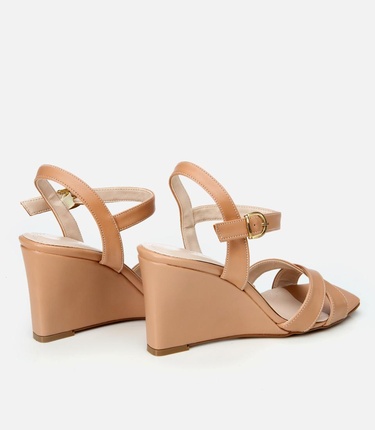  Kadın Bej Dolgu Topuklu Sandalet