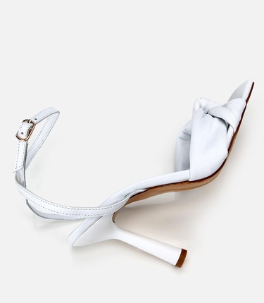  Kadın Deri Beyaz Kemerli Topuklu Sandalet