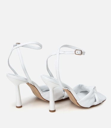  Kadın Deri Beyaz Kemerli Topuklu Sandalet