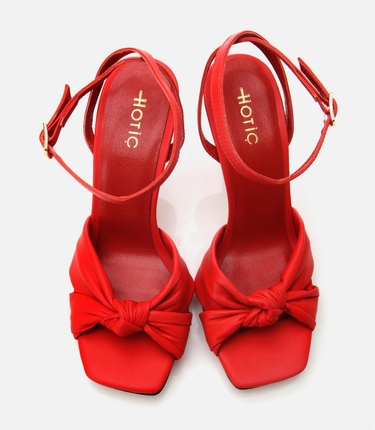  Kadın Deri Kırmızı Kemerli Topuklu Sandalet