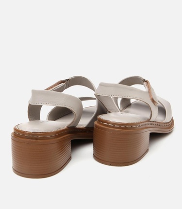  Kadın Deri Ekru Ayarlanabilir Rahat Topuklu Sandalet