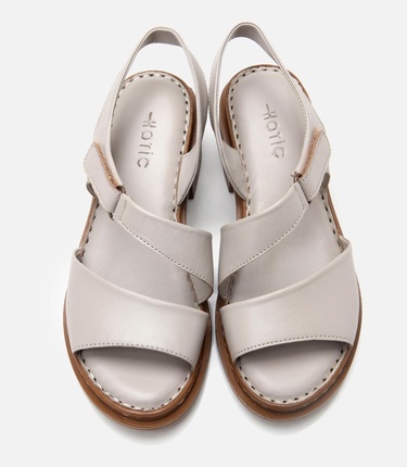  Kadın Deri Ekru Ayarlanabilir Rahat Topuklu Sandalet