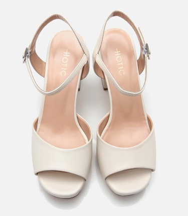  Kadın Deri Ekru Kalın Topuklu Sandalet