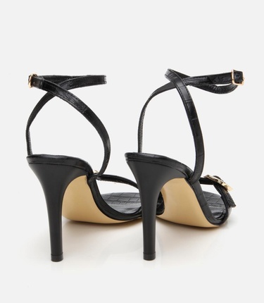  Kadın Deri Siyah Kemerli Topuklu Sandalet