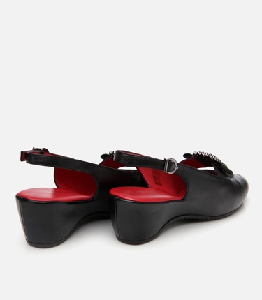  Kadın Deri Siyah Tokalı Esnek Dolgu Topuklu Sandalet