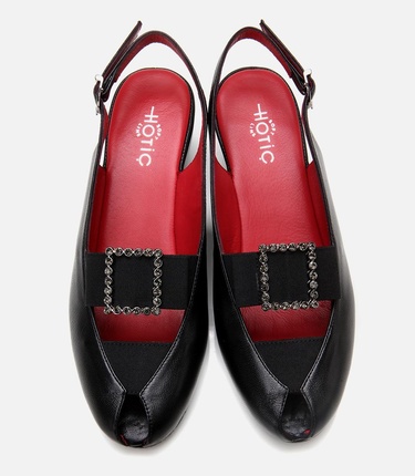  Kadın Deri Siyah Tokalı Esnek Dolgu Topuklu Sandalet