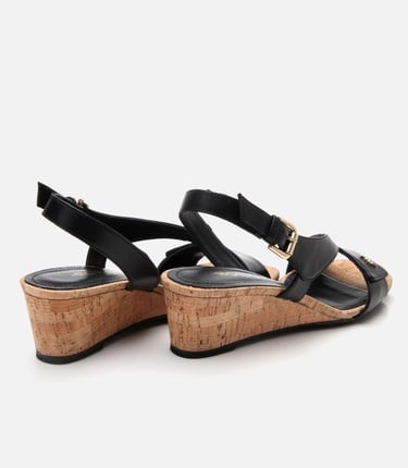  Kadın Deri Siyah Kemerli Dolgu Topuklu Sandalet