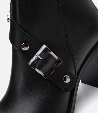  Kadın Siyah Tokalı Topuklu Bot