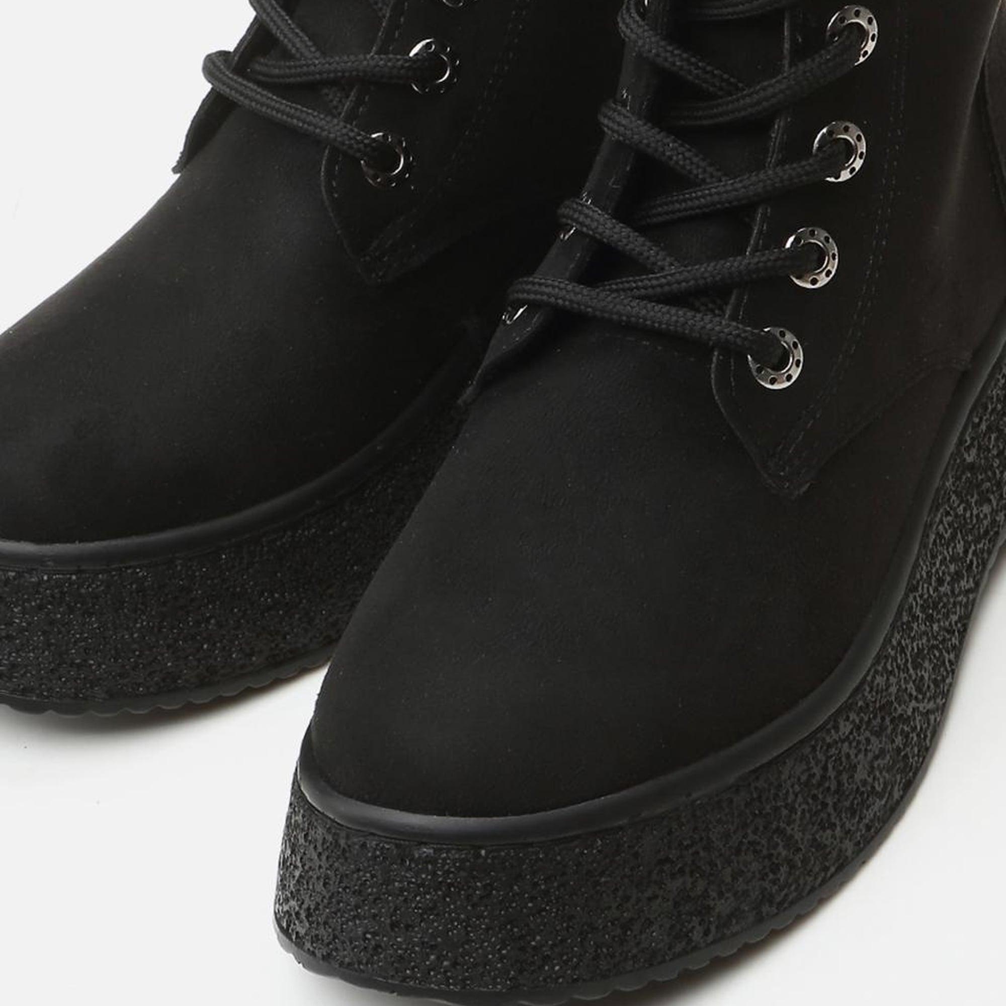 Kadın Siyah Kalın Tabanlı Bağcıklı Bot