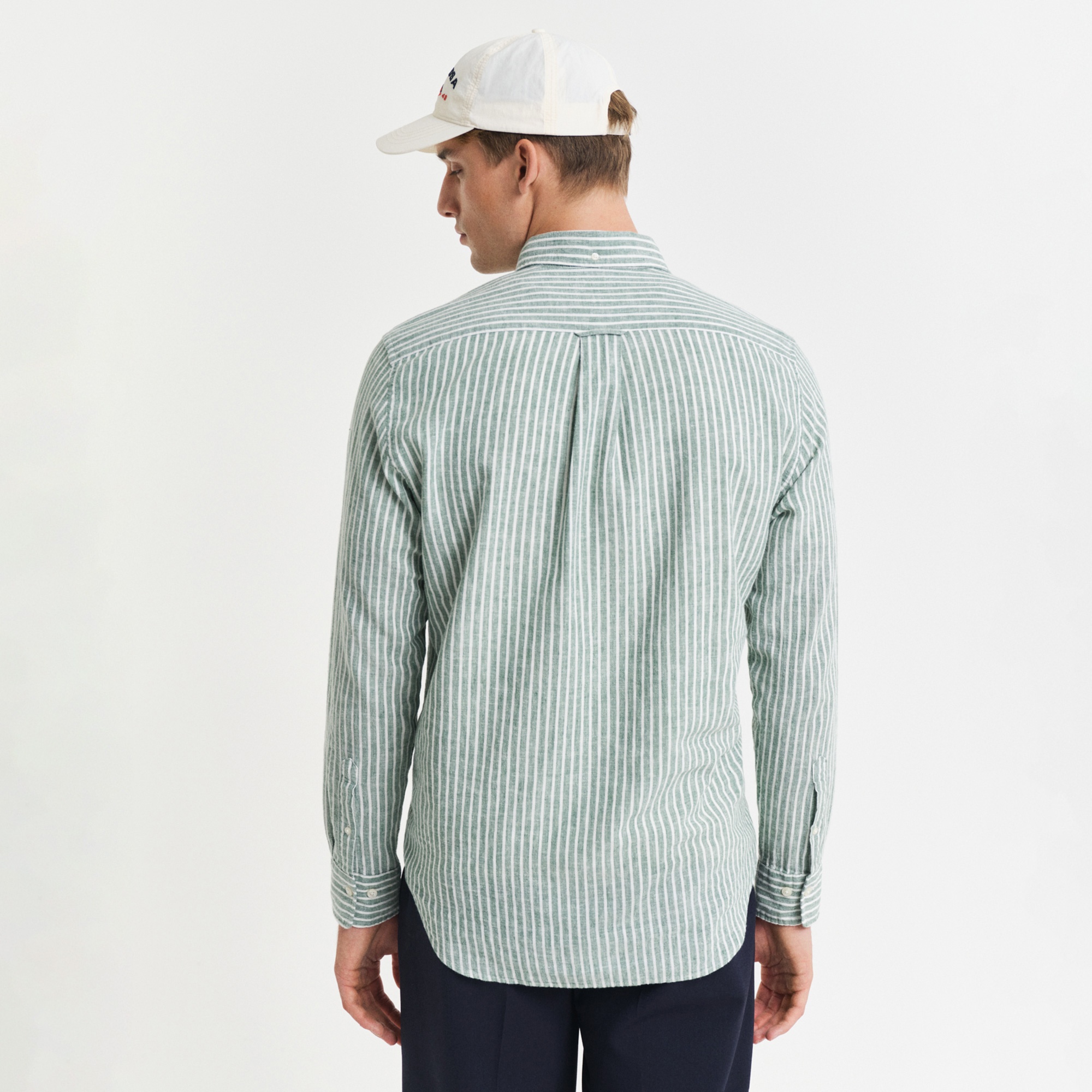 GANT Erkek Yeşil Regular Fit Düğmeli Yaka Çizgili Keten Gömlek