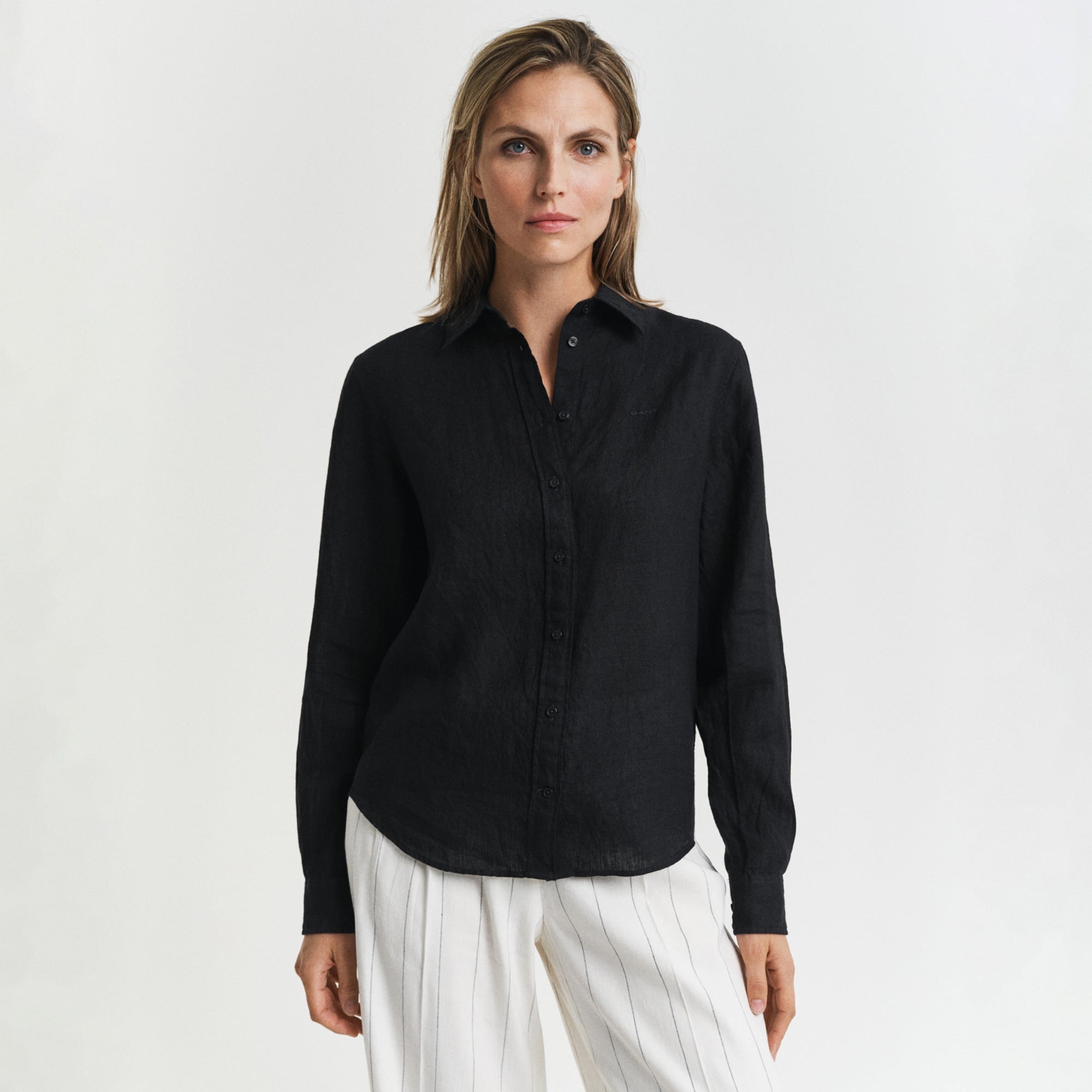 GANT Kadın Siyah Regular Fit Klasik Yaka Gömlek