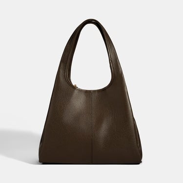  Kadın Kahve Charm Aksesuarlı Deri Omuz Çantası