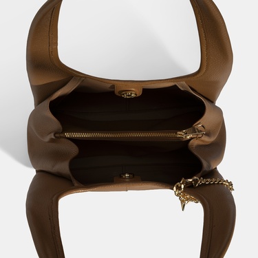  Kadın Taba Charm Aksesuarlı Deri Omuz Çantası