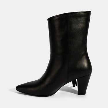  Kadın Siyah Püskül Detaylı Topuklu Deri Bot