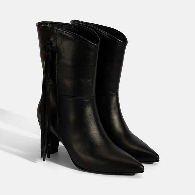  Kadın Siyah Püskül Detaylı Topuklu Deri Bot