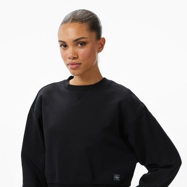  Calvin Klein Cropped Badge Logo Kadın Siyah Sweatshirt