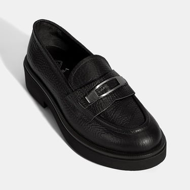  Kadın Siyah Toka Aksesuarlı Kalın Tabanlı Deri Loafer