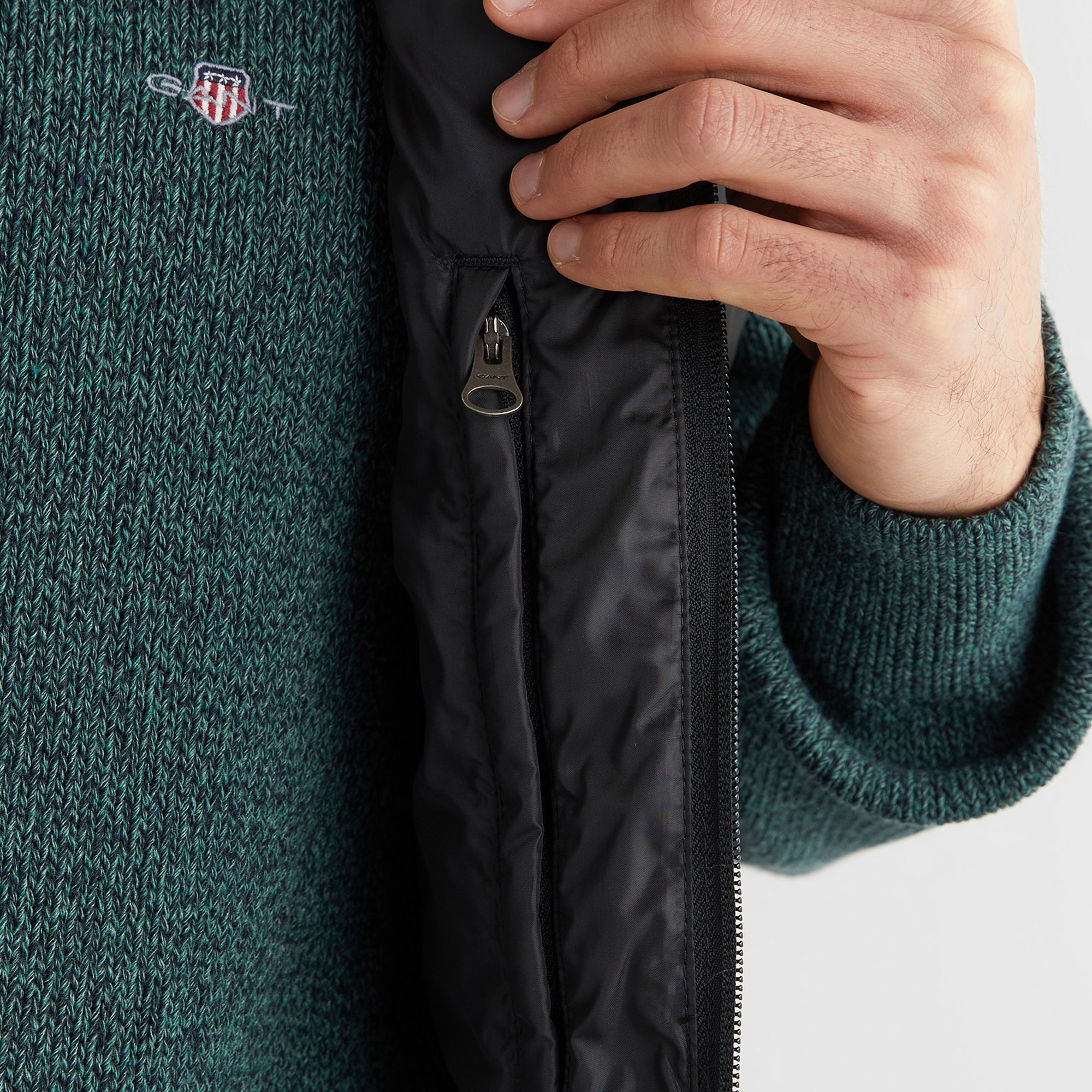 GANT Erkek Siyah Regular Fit Dik Yaka Kaz Tüyü Yelek