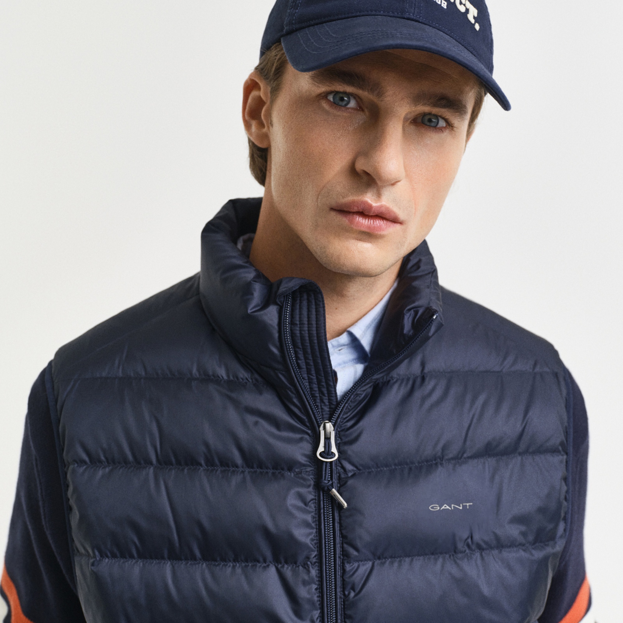 GANT Erkek Lacivert Regular Fit Dik Yaka Kaz Tüyü Yelek